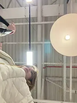 Stripchat Sex Cam of -AngelAri-