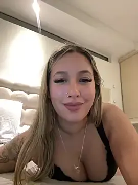 Stripchat Adult Webcam of Mialunaxx