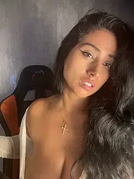 Stripchat Watch Live Sex Cams of Valentinne_z