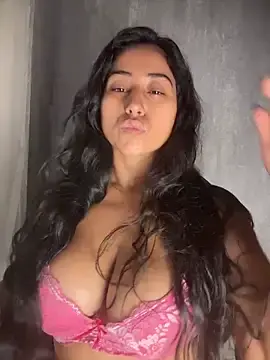 Stripchat Watch Live Sex Cams of Valentinne_z