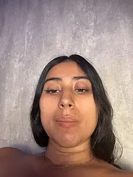 Stripchat Sex Cam of Valentinne_z