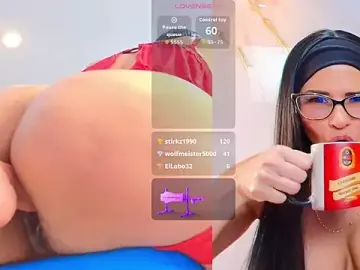 Stripchat Sex Cam of Isis_car0lina