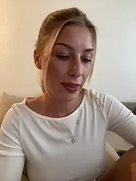Stripchat Live Sex Cam of belle98