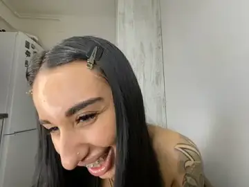 Stripchat Free Porn Cam of BlueEyes_BB