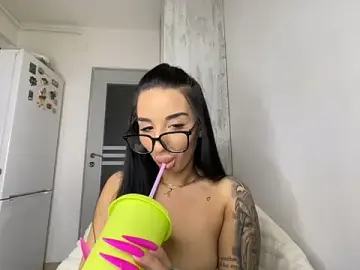 Stripchat Nude Webcam of BlueEyes_BB