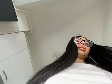 Stripchat Watch Live Sex Cams of BlueEyes_BB