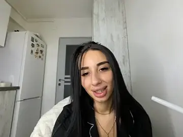 Stripchat Sex Cam of BlueEyes_BB