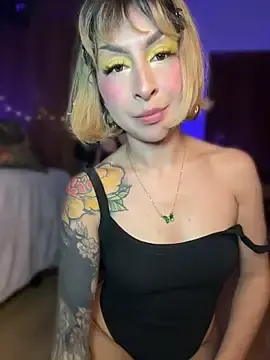 Stripchat Live Porn of Cinamoonn