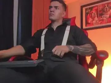 Stripchat Sex Cam of ALPHA_DOMINUS_