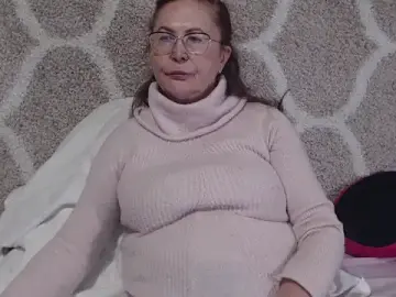 Stripchat Sex Cam of Hottie-Mom