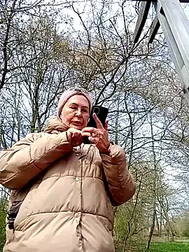 Stripchat Adult Webcam of Hottie-Mom