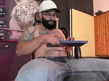 Stripchat Free Live Porn of Luke__09