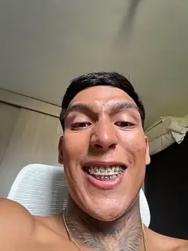 Stripchat Live Sex Cam of sendfer