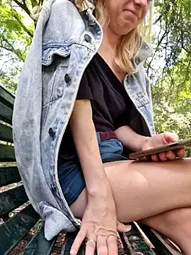 Stripchat Watch Live Sex Cams of Public_Katrisha