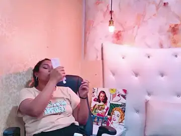 Stripchat Live Sex Cam of SasshaSpicy