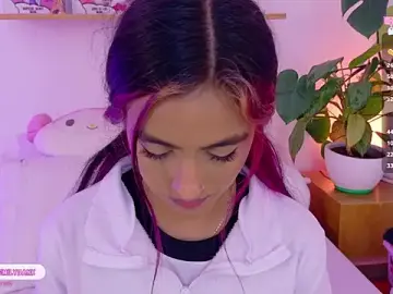 Stripchat Live Sex Cam of emily_bank