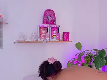 Stripchat Live Sex Cam of emily_bank