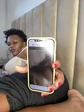 Stripchat Free Porn Cam of BonnyMolhada