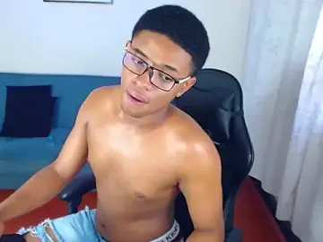 Stripchat Live Sex of liiam3