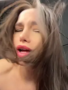 Stripchat Live Sex Cam of stefannichka