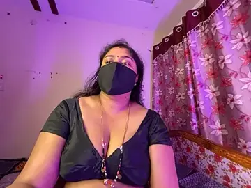 Stripchat Best live sex cam show of LouleyRanii