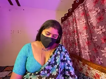 Stripchat Sex Cam of LouleyRanii