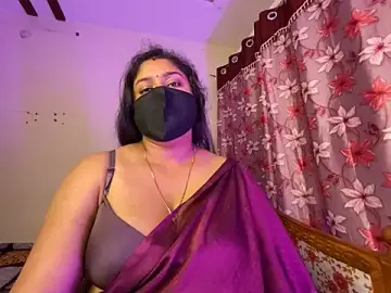 Stripchat Adult Video Chat of LouleyRanii