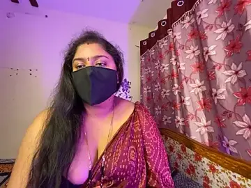 Stripchat Adult Webcam of LouleyRanii