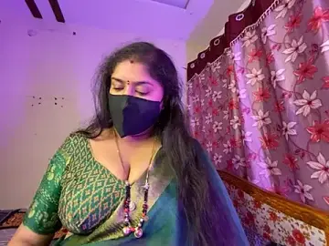 Stripchat Watch Live Sex Cams of LouleyRanii