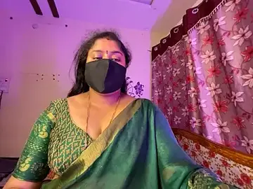 Stripchat Adult Video Chat of LouleyRanii