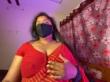 Stripchat Adult Video Chat of LouleyRanii