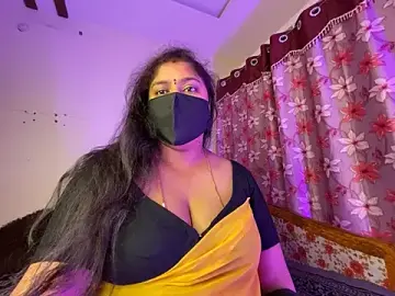 Stripchat Adult Webcam of LouleyRanii