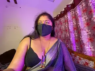 Stripchat Live Sex Cam of LouleyRanii