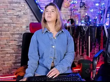 Stripchat Free Porn Cam of Liltildeman_moon