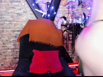 Stripchat Adult Webcams of Liltildeman_moon