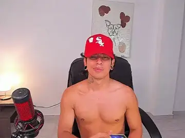 Stripchat Live Sex Cam of paisa_hotx