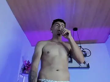 Stripchat Sex Cam of Thiago_teenboy66