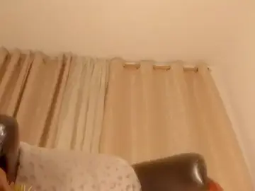 Stripchat Live Sex Cam of isabelsexysmile_