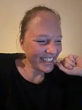 Stripchat Live Sex Cam of MoniqueLaFee