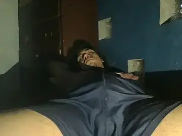 Stripchat Sex Cam of AlexAlejandro13