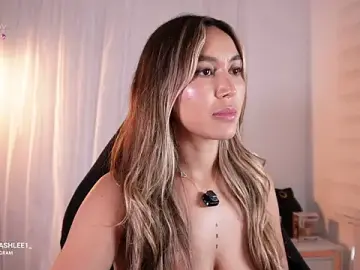 Stripchat Best Webcam of ashley2004_x