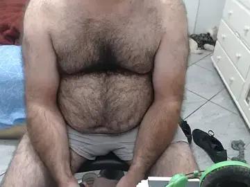 Stripchat Live Sex Cam of MysterBearMG