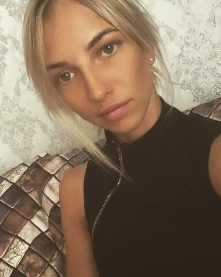 Adelina0001