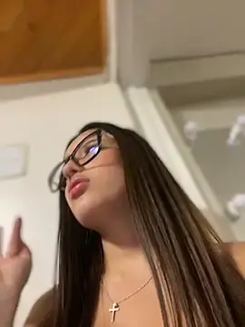 Stripchat Live Sex Cam of Sofia18_pinkk