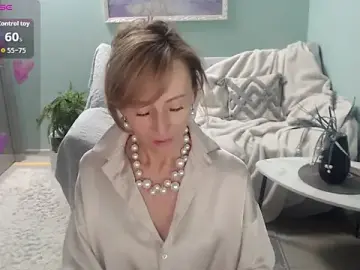 Stripchat Best Webcam of HornyMilf_777