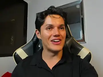 Stripchat Free Porn Cam of julian_wallace