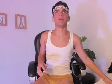 Stripchat Free Porn Cam of ryan_snakee