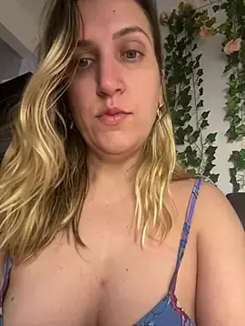Stripchat Free Porn Cam of Bia_sexynovaes