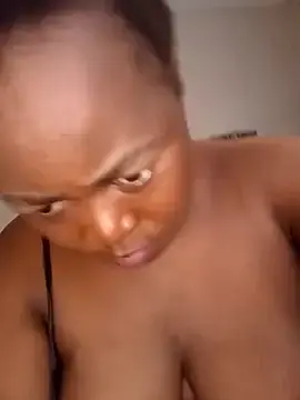 Stripchat Live Sex Cam of Sweetpussy17