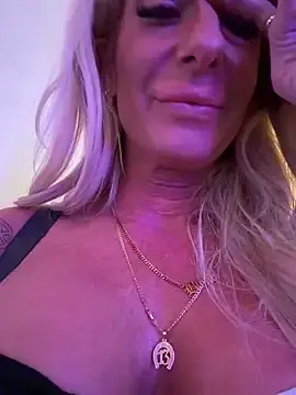 Stripchat Free Porn Cam of blondiluvsanal